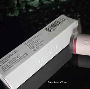 GLOSSIER. G SUIT SOFT TOUCH MATTE LIQUID LIP CRÈME 0.20 fl.oz./6 mL  Flip NIB